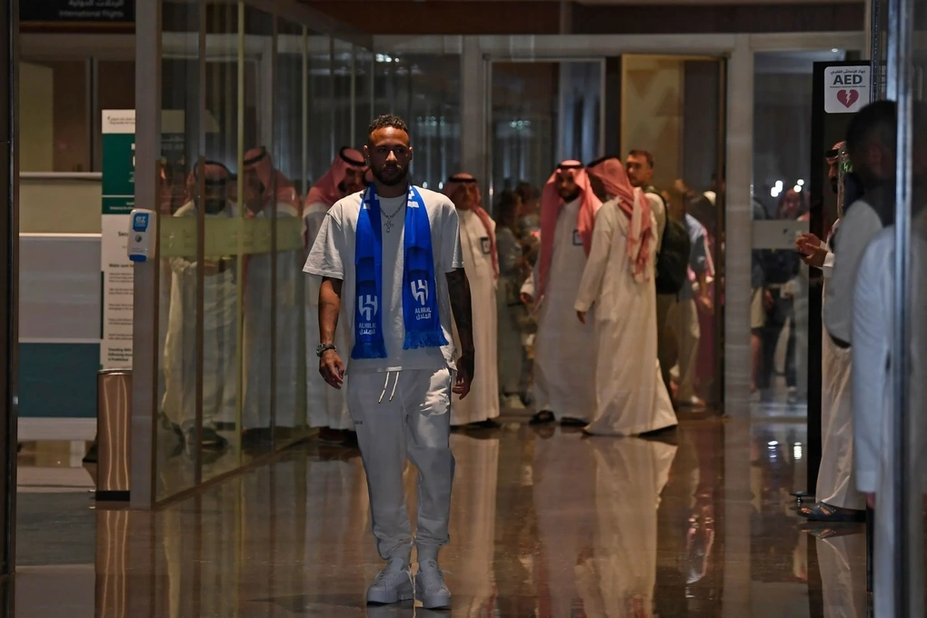Neymar bùng cháy trong lễ ra mắt vô cùng hoành tráng ở Saudi Arabia - 1 Neymar bùng cháy trong lễ ra mắt vô cùng hoành tráng ở Saudi Arabia - 1