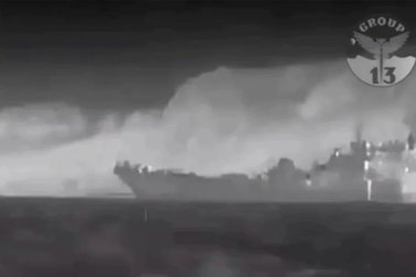 Ukraine tung xuồng tự sát, đánh chìm tàu chiến Nga ở Biển Đen