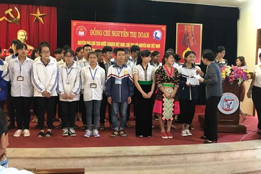 Chủ tịch Hội KHVN Nguyễn Thị Doan  thăm và việc tại 3 tỉnh Điện Biên, Lai Châu, Lào Cai