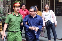 Vụ "logo xe vua": Tòa hoãn xử vì luật sư bận vụ Phan Văn Vĩnh