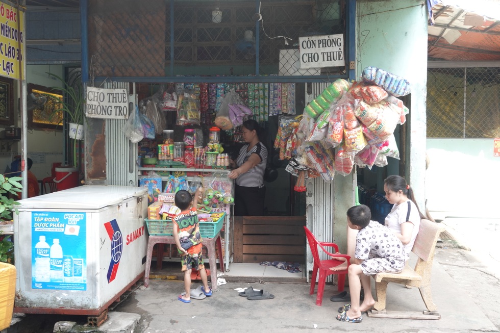 Công nhân bỏ phố về quê, chủ trọ khóc ròng, tiểu thương cũng sạt nghiệp - 9 Công nhân bỏ phố về quê, chủ trọ khóc ròng, tiểu thương cũng sạt nghiệp - 9