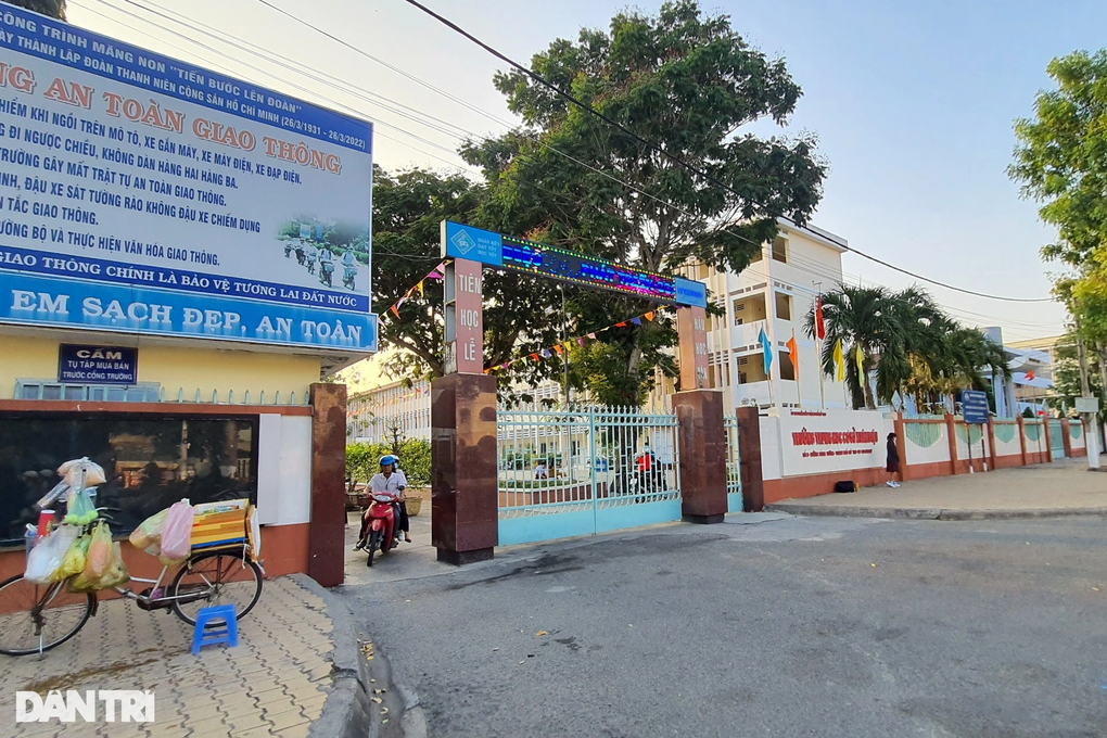 Nữ sinh lớp 8 dựng chuyện bị thầy giáo gạ quan hệ tình dục - 1 Nữ sinh lớp 8 dựng chuyện bị thầy giáo gạ quan hệ tình dục - 1