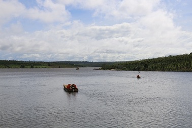 Lật thuyền hơn 20 người rơi xuống sông, 3 người chết và mất tích