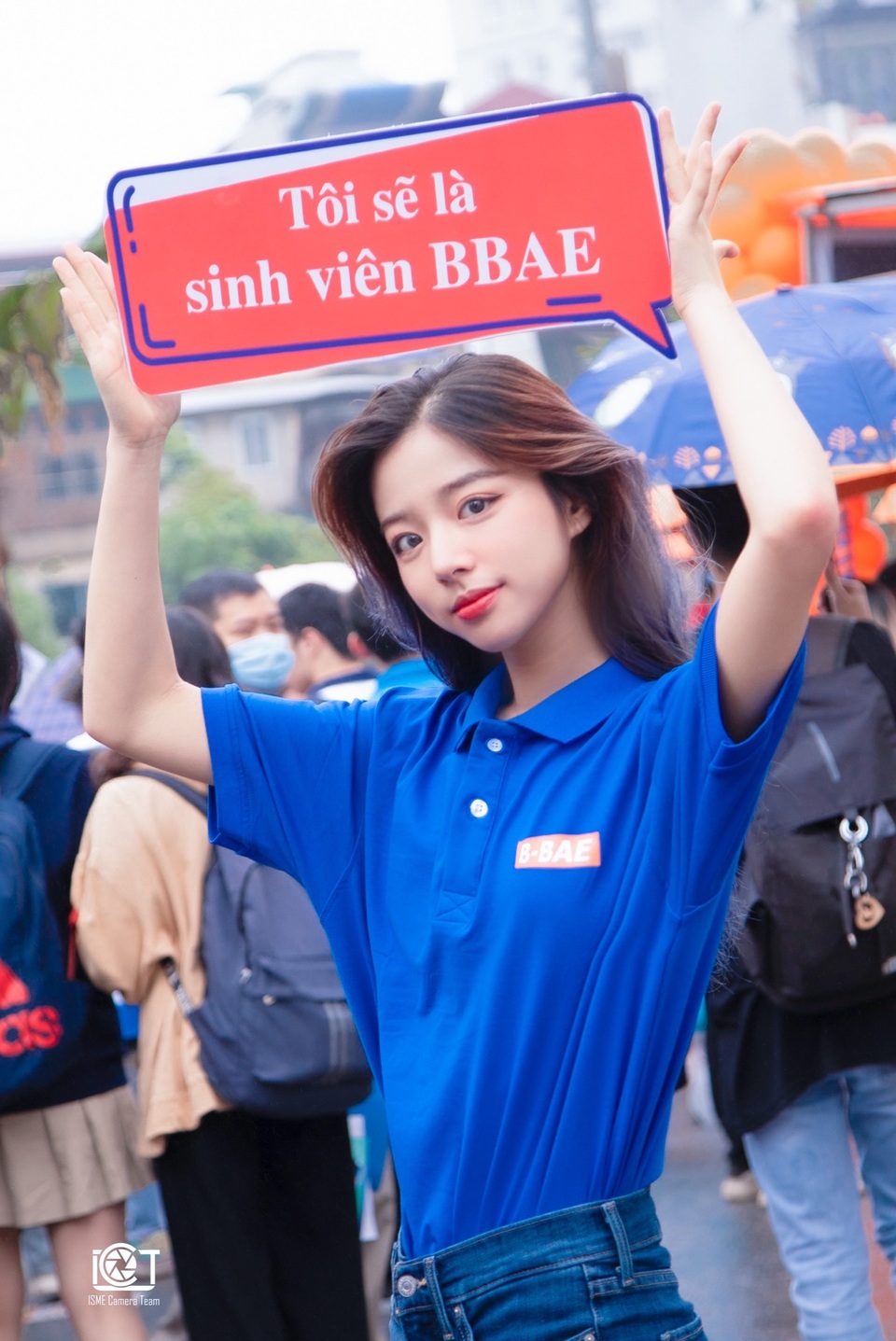 Hot girl ĐH Kinh tế quốc dân thành tâm điểm ở ngày hội tuyển sinh - 2 Hot girl ĐH Kinh tế quốc dân thành tâm điểm ở ngày hội tuyển sinh - 2