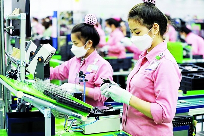 Ngành công nghiệp chế biến, chế tạo tiếp tục là động lực tăng trưởng của nền kinh tế.
