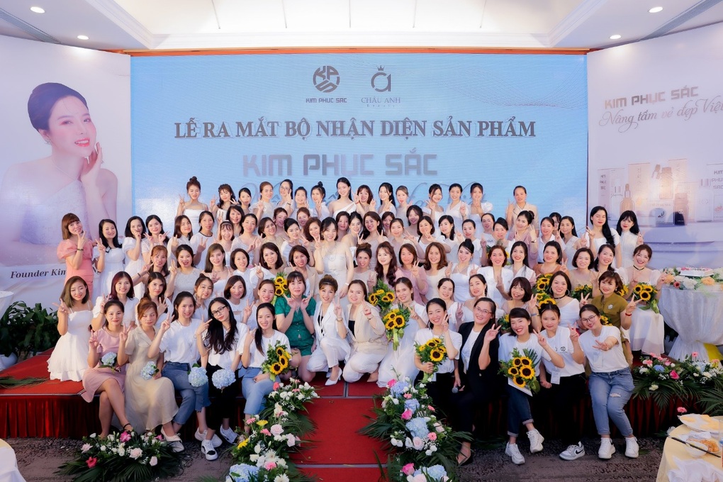 Lễ ra mắt bộ nhận diện dòng sản phẩm Kim Phục Sắc - 1 Lễ ra mắt bộ nhận diện dòng sản phẩm Kim Phục Sắc - 1