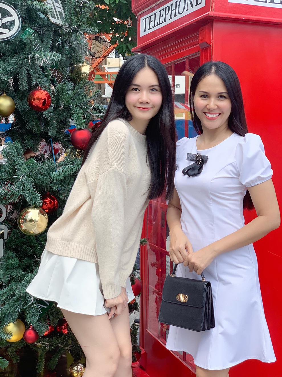 Nữ sinh cao 1m75 khoe mẹ trẻ đẹp như chị em song sinh - 2 Nữ sinh cao 1m75 khoe mẹ trẻ đẹp như chị em song sinh - 2