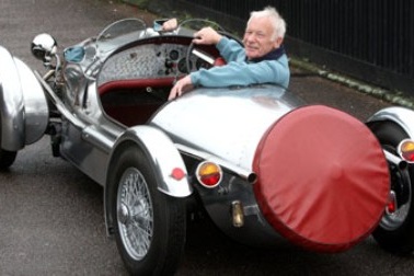 Bị mù nhưng vẫn chế tạo thành công xe hơi