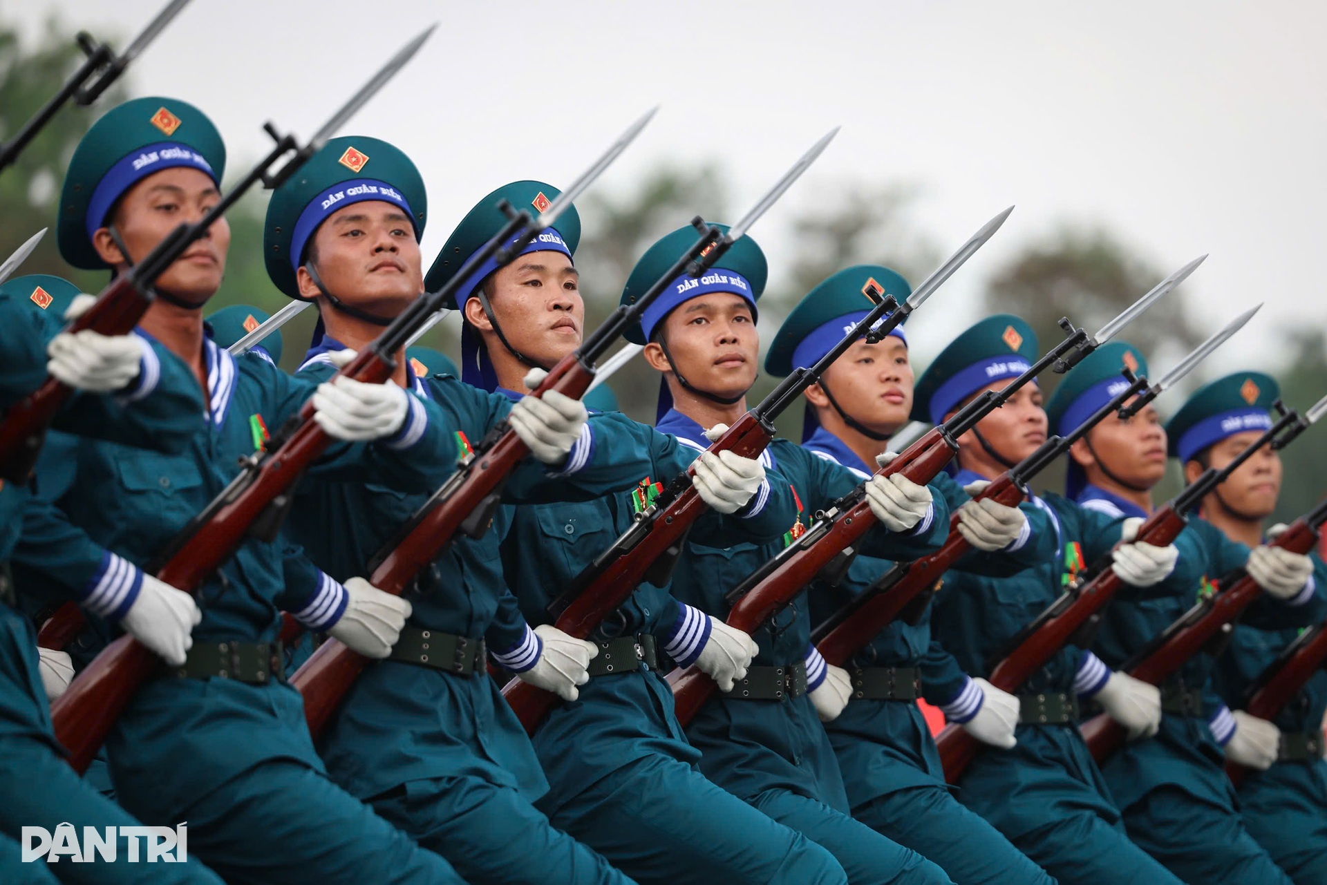 36 khối diễu binh lần đầu tham gia hợp luyện cho lễ 30/4 ở TPHCM - 16