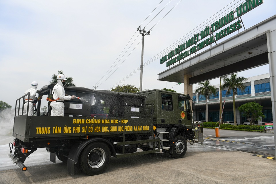 Nhìn lại 1 tháng Hà Nội nóng giữa sóng dịch Covid-19 thứ tư - 4 Nhìn lại 1 tháng Hà Nội nóng giữa sóng dịch Covid-19 thứ tư - 4
