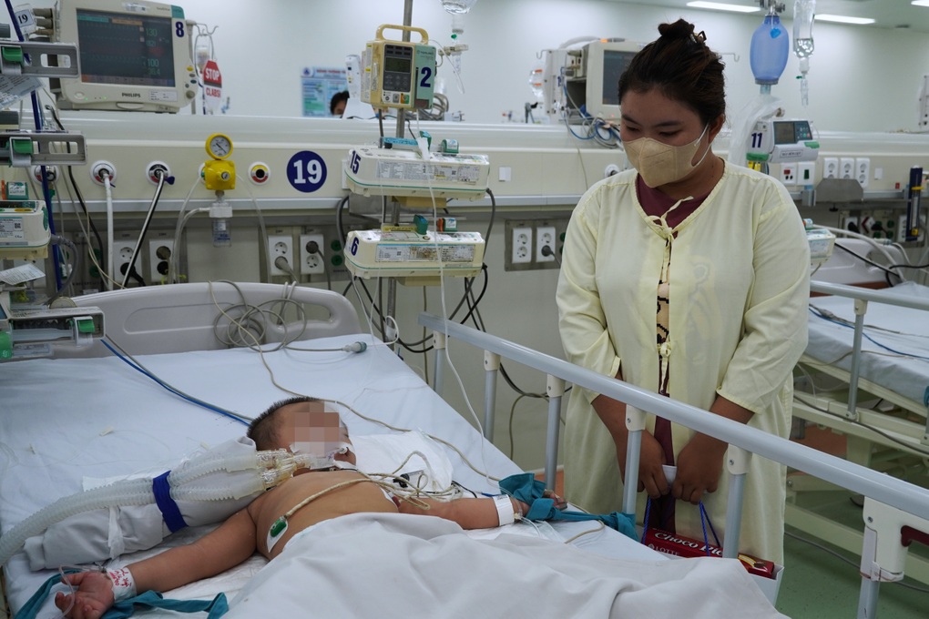 TPHCM: Bệnh tay chân miệng tiếp tục hoành hành, sốt xuất huyết gia tăng - 1 TPHCM: Bệnh tay chân miệng tiếp tục hoành hành, sốt xuất huyết gia tăng - 1
