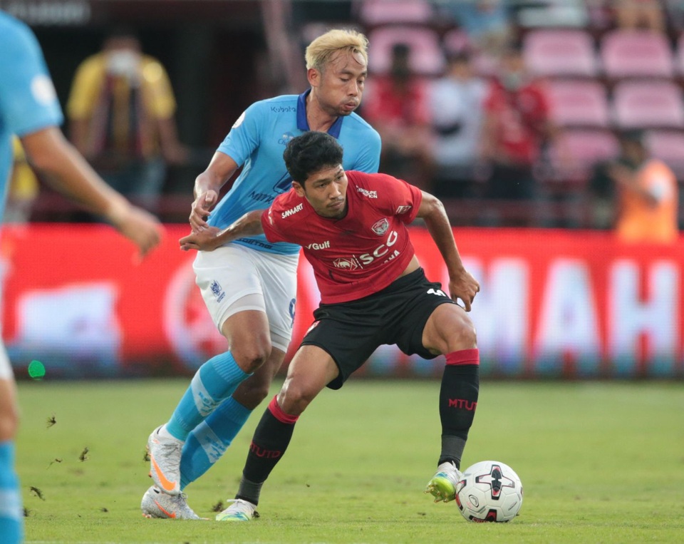 Đặng Văn Lâm lại chơi hay, giúp Muangthong chiến thắng tại Thai-League - 3 Đặng Văn Lâm lại chơi hay, giúp Muangthong chiến thắng tại Thai-League - 3