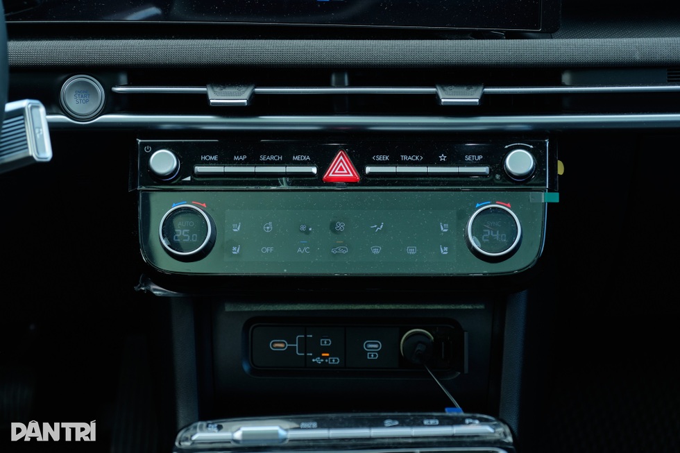 Đánh giá Hyundai Tucson: Khi xe Hàn không còn mờ nhạt về cảm giác lái - 16 Đánh giá Hyundai Tucson: Khi xe Hàn không còn mờ nhạt về cảm giác lái - 16