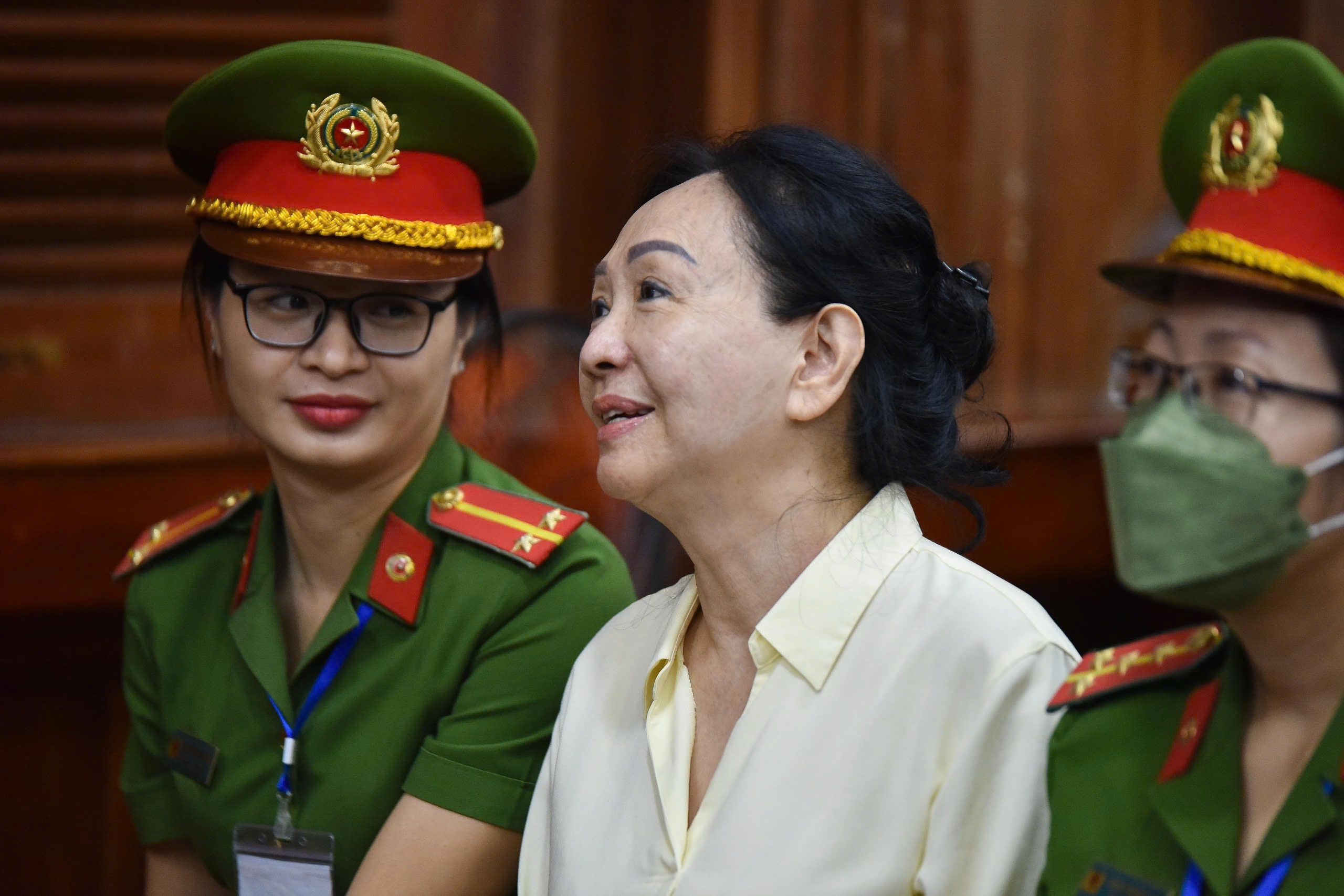 Thoát án chung thân ở giai đoạn 2, bà Trương Mỹ Lan vẫn bị tử hình - 2 Thoát án chung thân ở giai đoạn 2, bà Trương Mỹ Lan vẫn bị tử hình - 2