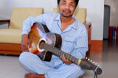 Người tâm thần đờn ca tài tử xuất chúng miền Tây