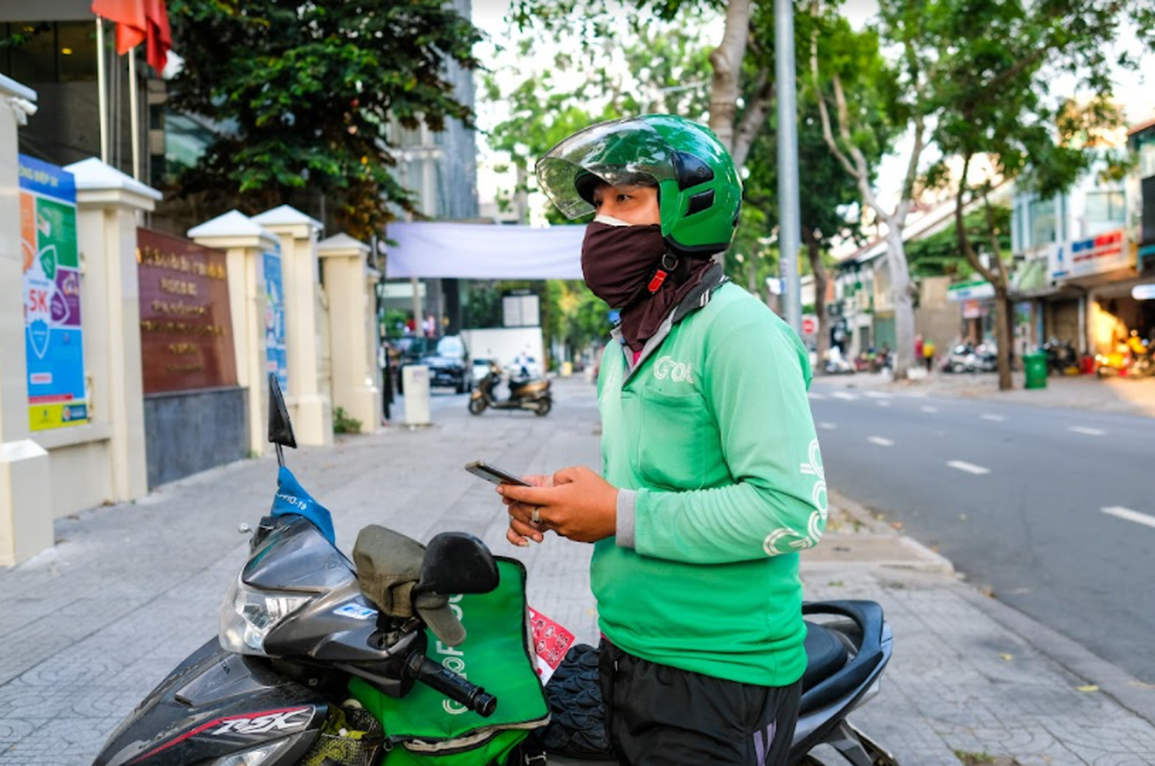 Niềm vui trên những cuốc xe của các tài xế công nghệ từng là F0 - 1