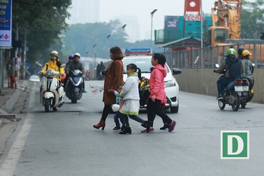 Đi bộ sai luật có thể bị phạt tù: Người đi bộ ngỡ ngàng!