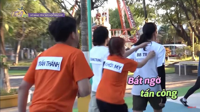 Loạt khoảnh khắc nghiệp quật của Chạy đi chờ chi: BB Trần chăm chỉ chơi dơ quá nên phải trả nghiệp nhiều nhất - Ảnh 5. Loạt khoảnh khắc nghiệp quật của Chạy đi chờ chi: BB Trần chăm chỉ chơi dơ quá nên phải trả nghiệp nhiều nhất - Ảnh 5.