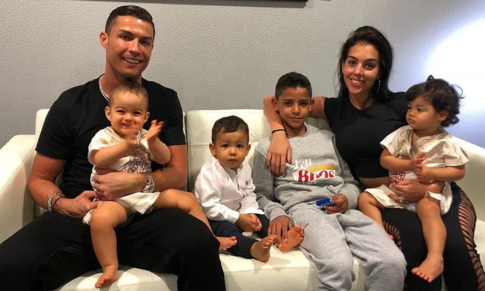 C.Ronaldo đón tin cực vui, lên chức cha lần thứ… 6 - 2 C.Ronaldo đón tin cực vui, lên chức cha lần thứ… 6 - 2