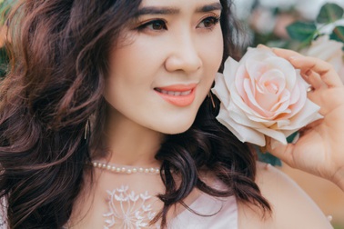 Nhan sắc xinh đẹp của Tân Nữ hoàng Hoa hồng 2018 Nguyễn Thị Phương