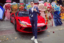 Công an TPHCM tạm giữ "trùm buôn siêu xe" Phan Công Khanh