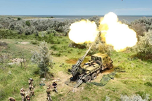 Ukraine điều xe tăng và trọng pháo, chuẩn bị phản công lớn ở miền Đông