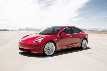 Tesla Model 3 trở nên "bất khả xâm phạm"