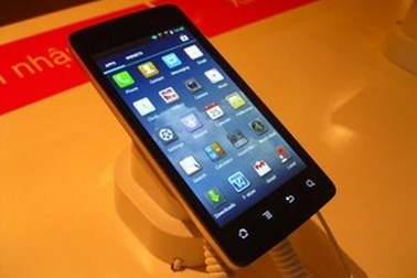 Điện thoại thương hiệu Việt lõi tứ đầu tiên bán ra thị trường