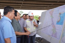 Thủ tướng thị sát dự án sân bay, cao tốc, cảng biển ở Quảng Trị