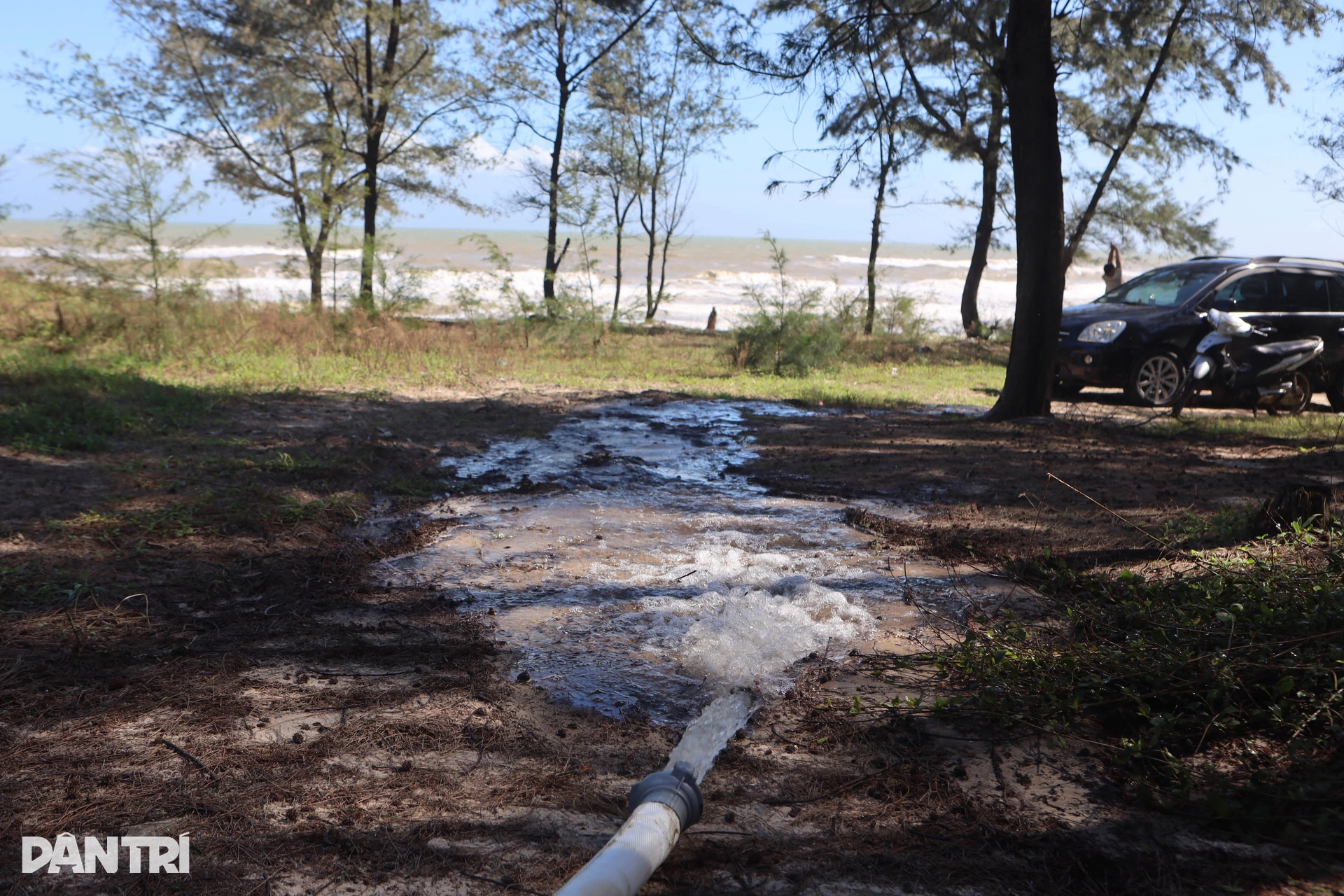 ប៉មចាមអាយុរាប់ពាន់ឆ្នាំនៅក្រោមនីវ៉ូទឹកសមុទ្ររងគ្រោះទឹកជំនន់យូរឆ្នាំ - ៩ Tháp Chăm cổ nghìn năm tuổi nằm dưới mực nước biển bị ngập lụt kéo dài - 9