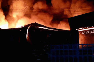 5 người tử vong trong vụ cháy lớn giữa đêm