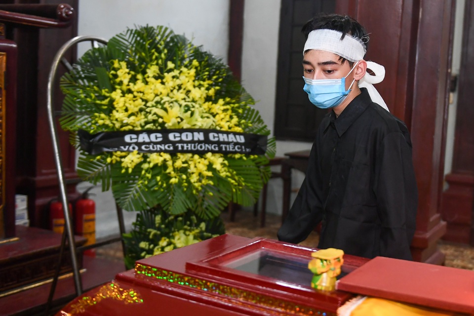 Xúc động giây phút tiễn biệt tác giả bài thơ Chiếc lá đầu tiên - 7 Xúc động giây phút tiễn biệt tác giả bài thơ Chiếc lá đầu tiên - 7