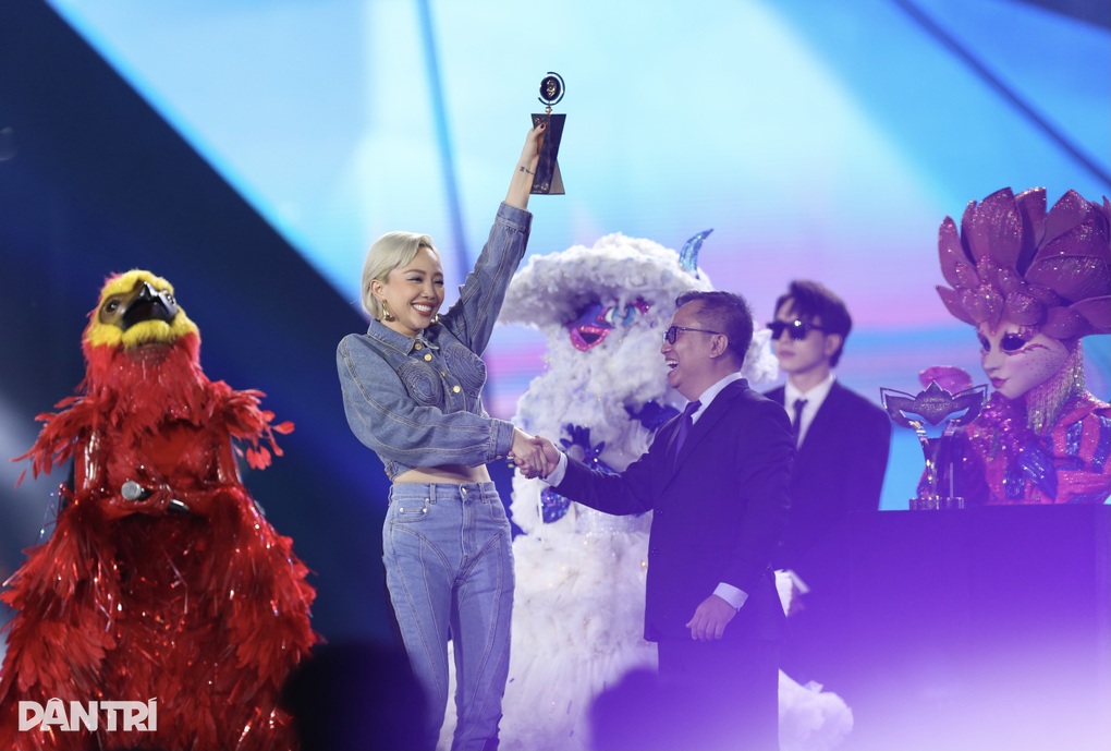 O Sen - Ngọc Mai đăng quang Ca sĩ mặt nạ, khóc nức nở khi tháo lớp hóa trang - 7 O Sen - Ngọc Mai đăng quang Ca sĩ mặt nạ, khóc nức nở khi tháo lớp hóa trang - 7