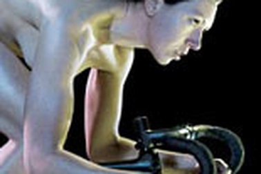 VĐV Anh khỏa thân quảng bá sản phẩm Olympic