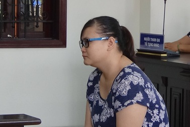 Bảo mẫu dùng dép đánh trẻ ở Sài Gòn