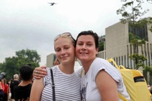 Khách Tây phấn khích xem trực thăng bay ở Hà Nội: "Việt Nam quá tuyệt vời"