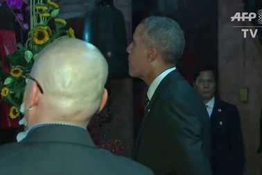 Tổng thống Obama thăm chùa Ngọc Hoàng ở TPHCM