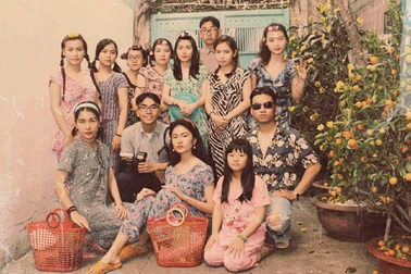 Bộ ảnh Tết độc nhất vô nhị của Á hậu Thuỳ Dung và gia đình