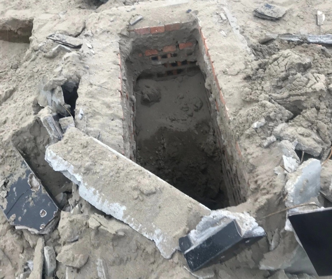 Mộ cụ ông 85 tuổi ở Hà Nội mới an táng bị đập phá, đào xới - 3