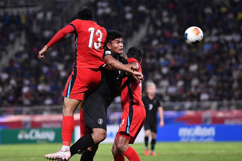 Tuyển Thái Lan thắng nghẹt thở Singapore trong ngày ra mắt HLV Hudson - 1