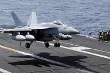 Tàu Trung Quốc bám theo tàu sân bay Mỹ trên Biển Đông