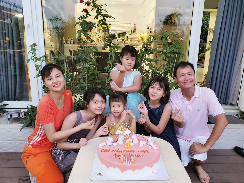 Biệt thự hoành tráng như khu nghỉ dưỡng cao cấp của gia đình Vũ Thu Phương - 12 Biệt thự hoành tráng như khu nghỉ dưỡng cao cấp của gia đình Vũ Thu Phương - 12