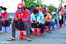 Vì sao doanh nghiệp thu phí xét nghiệm của shipper?