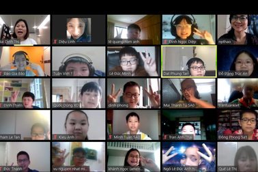 Học sinh Hà Nội “biến” giờ học online thành chuyến thăm quốc gia Đông Âu