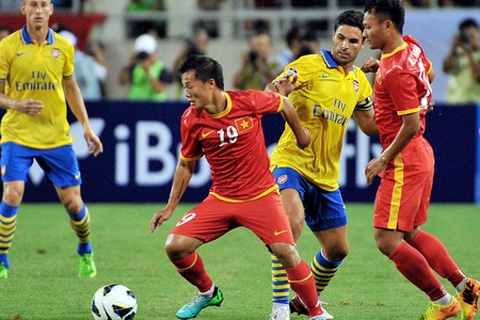 Tuyển Việt Nam thua đậm Arsenal: Dấu ấn đẳng cấp