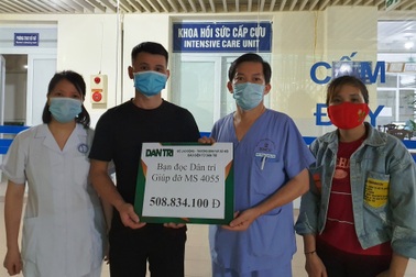 Bé gái 14 tháng tuổi ngã vào nồi nước sôi được bạn đọc giúp đỡ đã xuất viện