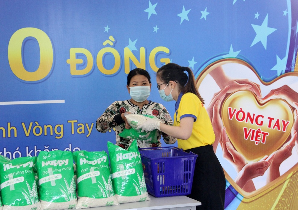 Đà Nẵng: Người dân gặp khó, có Siêu thị 0 đồng - 7 Đà Nẵng: Người dân gặp khó, có Siêu thị 0 đồng - 7