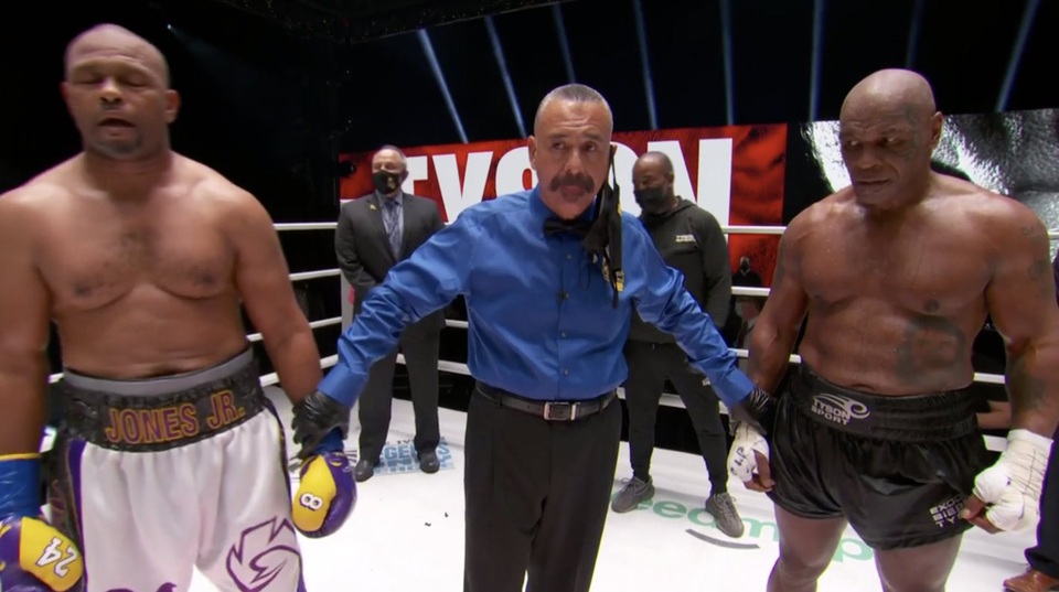 Mike Tyson nổi điên với ý tưởng tái đấu với Holyfield - 3 Mike Tyson nổi điên với ý tưởng tái đấu với Holyfield - 3