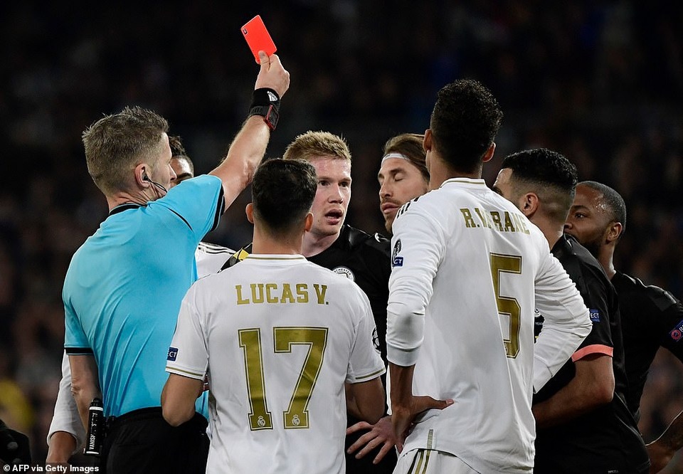 Những khoảnh khắc Man City hạ gục Real Madrid tại Bernabeu - 24 Những khoảnh khắc Man City hạ gục Real Madrid tại Bernabeu - 24