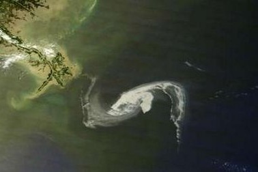 Dàn khoan dầu thứ hai bị lật úp ngoài khơi Louisiana